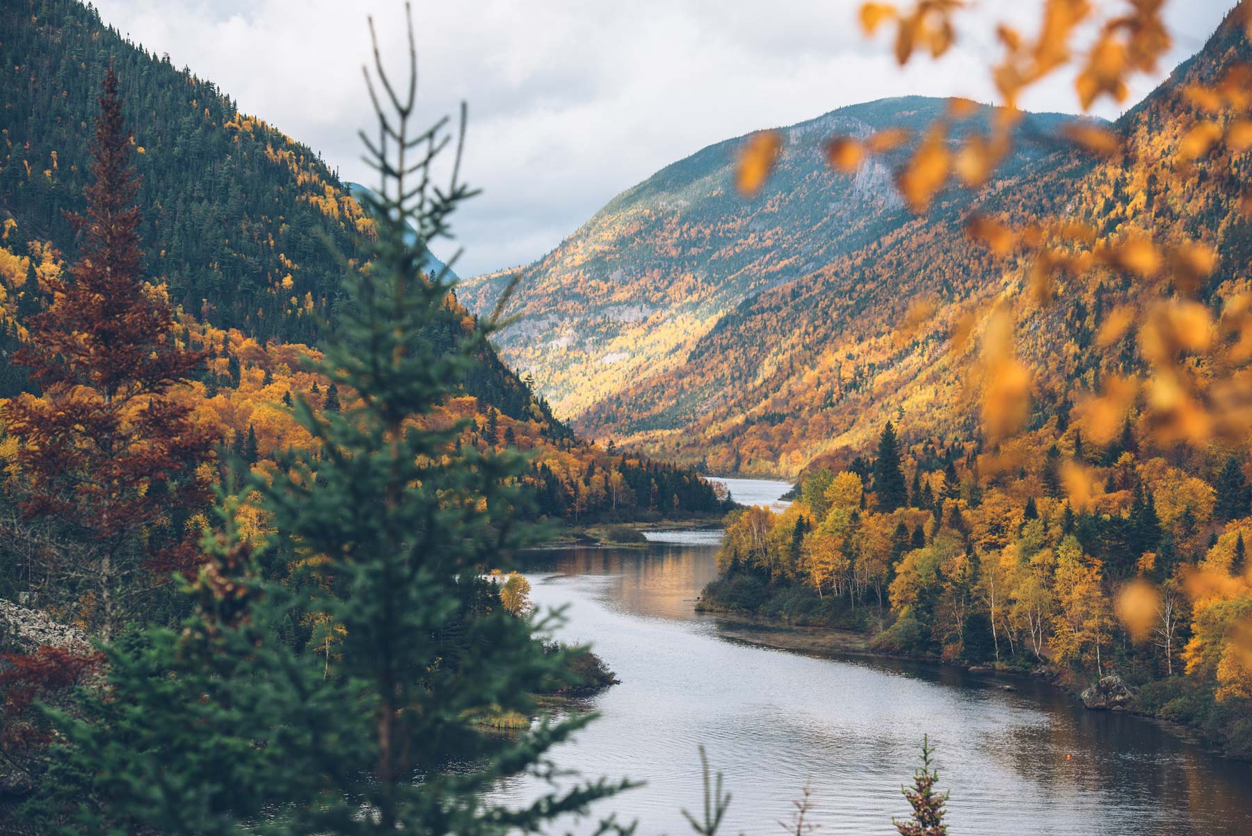 Charlevoix, région naturelle entre le fleuve Saint-Laurent et les montagnes